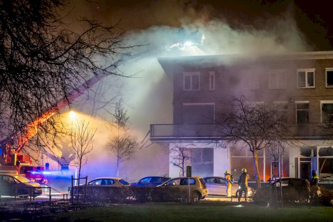 Lahey'de şiddetli patlama: 3 katlı apartman yerle bir oldu, 4 yaralı hastaneye kaldırıldı