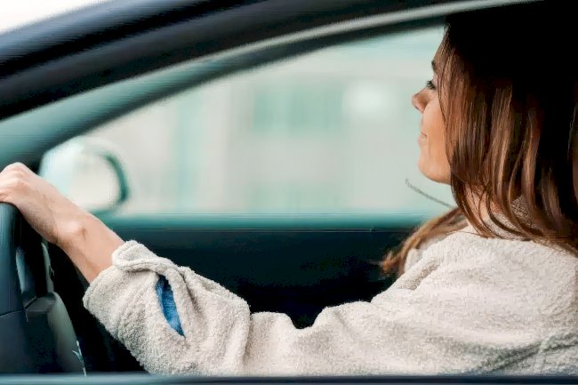 Belçika'da sürücülerin dörtte biri direksiyonda mesajlaşıyor: Bakan akıllı kameralarla denetim istiyor!