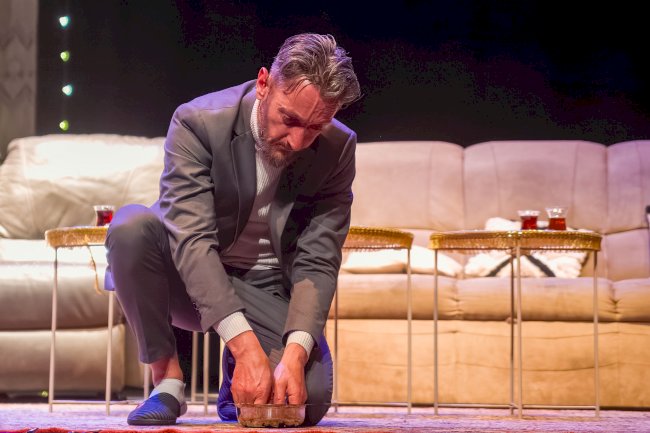 “Anne Sevgisi” Tiyatro oyunu Belçika’da hem güldürdü hem ağlattı