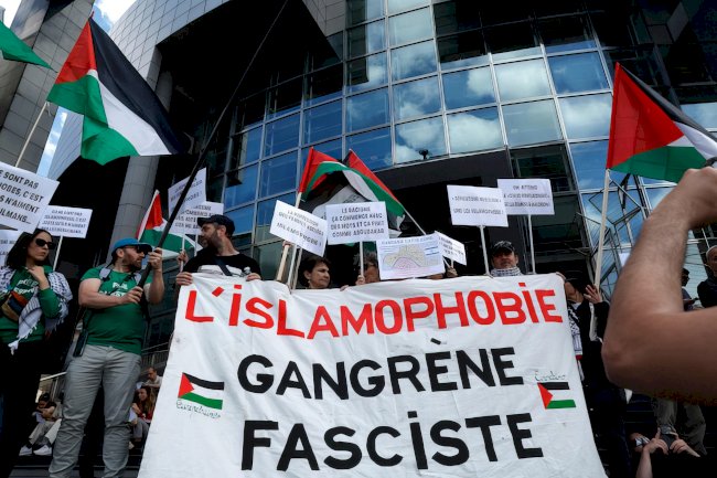 Brüksel’de Aboubakar Cissé anısına gösteri: “İslamofobi Öldürür”