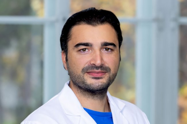 Ayın araştırmacısı ödülü Dr. Caglayan Demirel’e: Karma aort kapak hastalıklarına ışık tutan çalışma