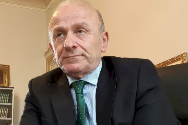 EMB Başkanı Mehmet Üstün’den Flaman Hükümeti’ne sert tepki: “Adalet olmadan tanıma, dışlamadır”