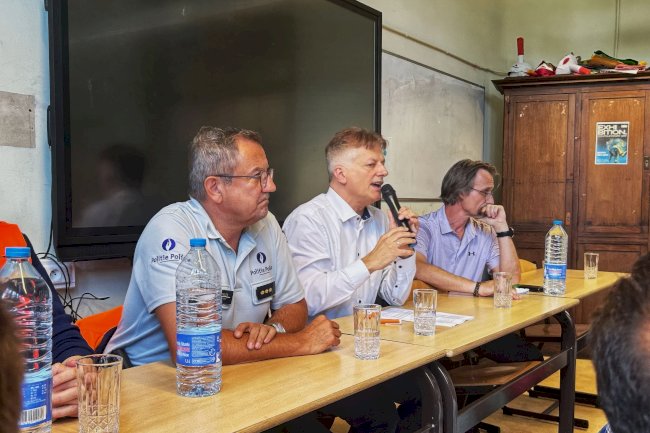 Molenbeek’teki mahalle toplantısı, uyuşturucu şiddeti hakkında endişeleri artırdı: “Çözüm Yok”