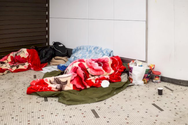 Brüksel’de evsizlik krizi derinleşiyor: Soğuk havada onlarca kişi barınaksız kaldı