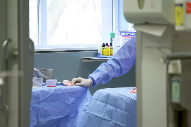 Belçika’da erkek çocuk sünneti tartışması: “Geri dönüşsüz sakatlama” iddiasıyla dava açıldı