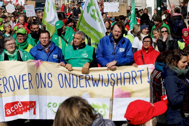 Valon Bölgesi'nde Fransızca konuşan öğretmenlerden grev kararı