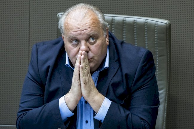 Valilikten Ninove Belediyesi’nin “Yabancılara Daha Pahalı Pasaport” Kararına İptal