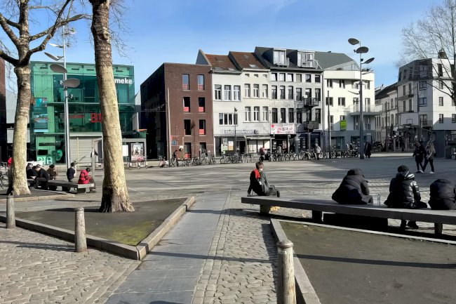 Antwerpen’de tartışmalı meydan: De Coninckplein sosyal sorunlar ve dayanışma girişimleri arasında