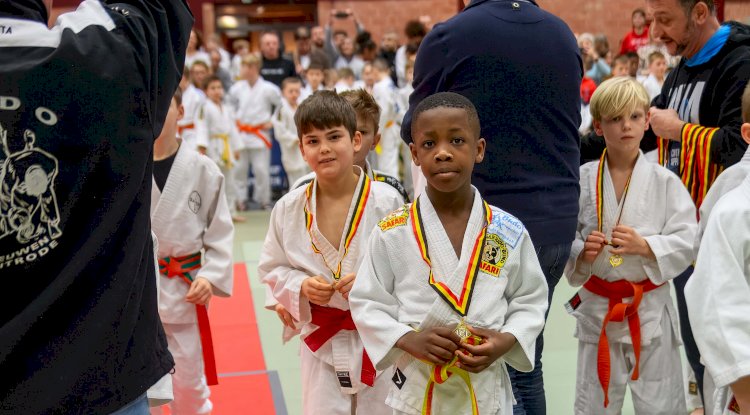 Abdülhakim Yağar, uluslararası judo turnuvasında gümüş madalya kazandı