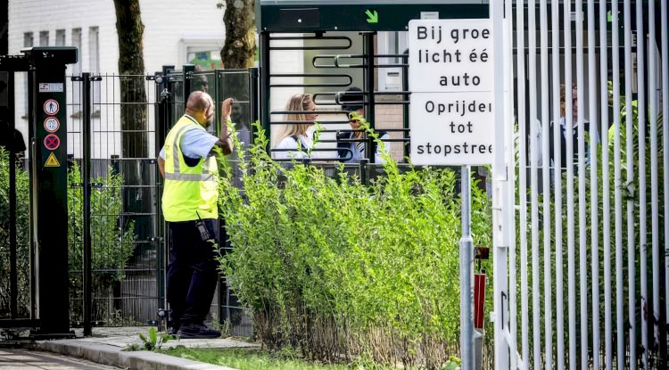 Hollanda’da kaçak göçmen operasyonu Cezayirli ve Faslı 640 kişi ülkesine döndü