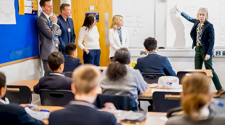 Zuhal Demir’den İngiltere’deki en katı okula ziyaret: 'Daha fazla düzen ve yapıya ihtiyacımız var'