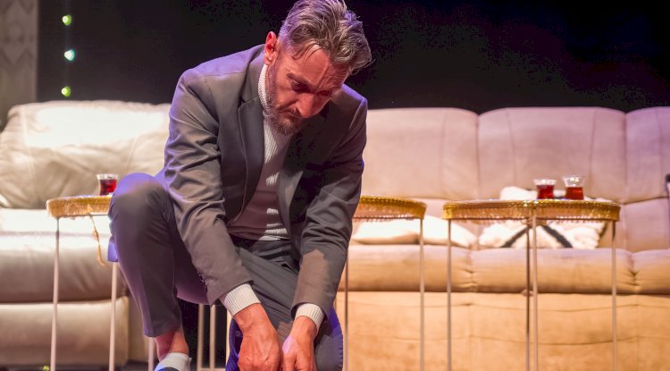 “Anne Sevgisi” Tiyatro oyunu Belçika’da hem güldürdü hem ağlattı