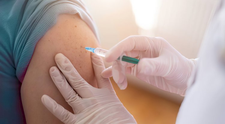 Flanders’ta grip ve covid aşı kampanyası başlıyor: 65 yaş üstüne güçlü grip aşısı yalnızca reçeteyle