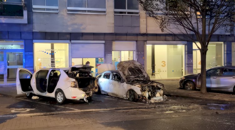 Antwerpen-Kuzey’de kundaklama: Bir araç yandı, iki araç hasar gördü