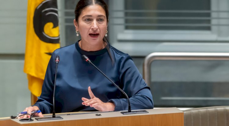 Flaman Bakan Zuhal Demir’den Türkiye’ye suçlama: “Yeşil pasaportlar rejim yanlısı imamlar için kullanılıyor”