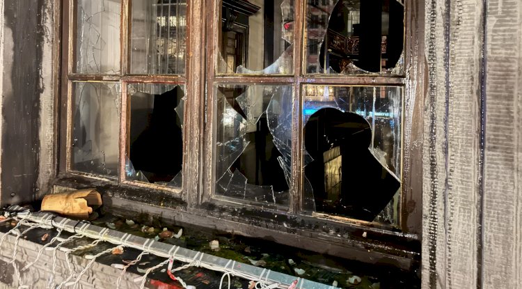 Liège’de Bouchez protestosu şiddete dönüştü: Belediye binasına saldırı, 8 gözaltı, 2 polis yaralı