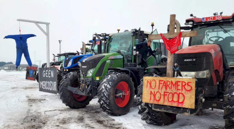 Valon çiftçilerden Mercosur anlaşmasına sert tepki: Brüksel çevre yolu ve otoyollar bloke edildi