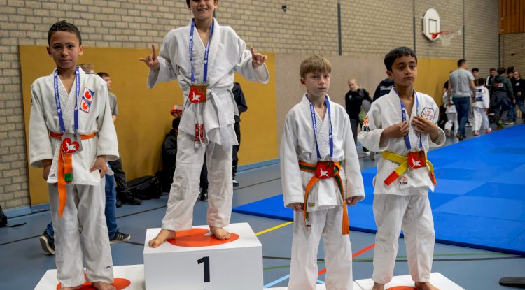 Stiens’te çifte zafer: Abdülhakim Yağar’dan altın ve bronz madalya