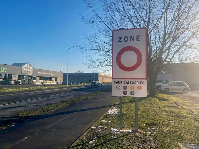 Fransa’da çevre rozeti zorunluluğu genişletildi, sınır bölgelerinde polis kontrolleri başladı