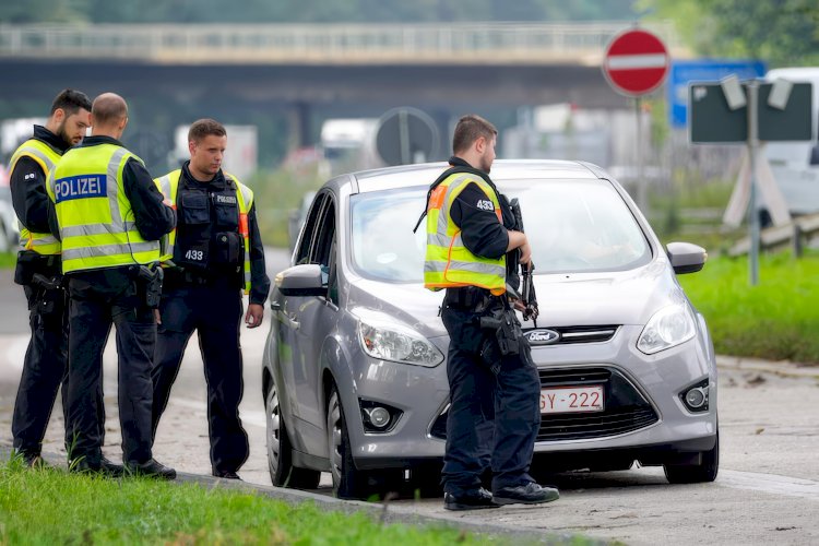 Alman Parlamentosu daha katı iltica yasasını reddetti