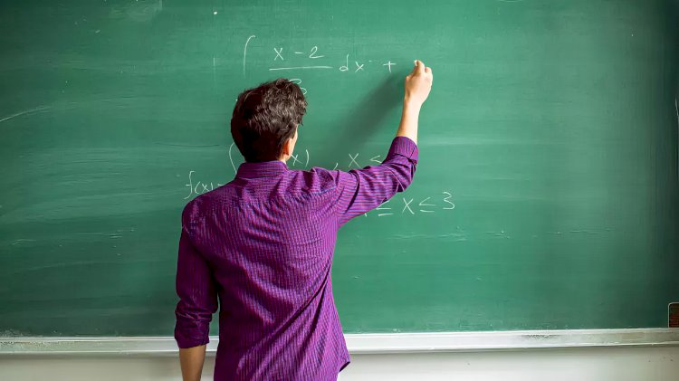 Demir, okullarda öğretmenlere yönelik şiddet için bildirim noktası kuruyor ve sıfır tolerans politikası uyguluyor