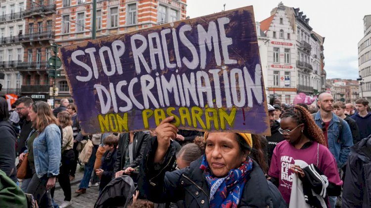Brüksel’de 2.000 kişi ırkçılığa karşı yürüdü