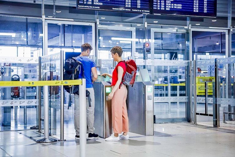 AB, üçüncü ülke vatandaşlarına otomatik giriş-çıkış sistemini aşamalı olarak başlatıyor