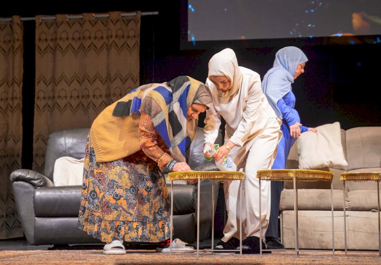 “Anne Sevgisi” Tiyatro oyunu Belçika’da hem güldürdü hem ağlattı