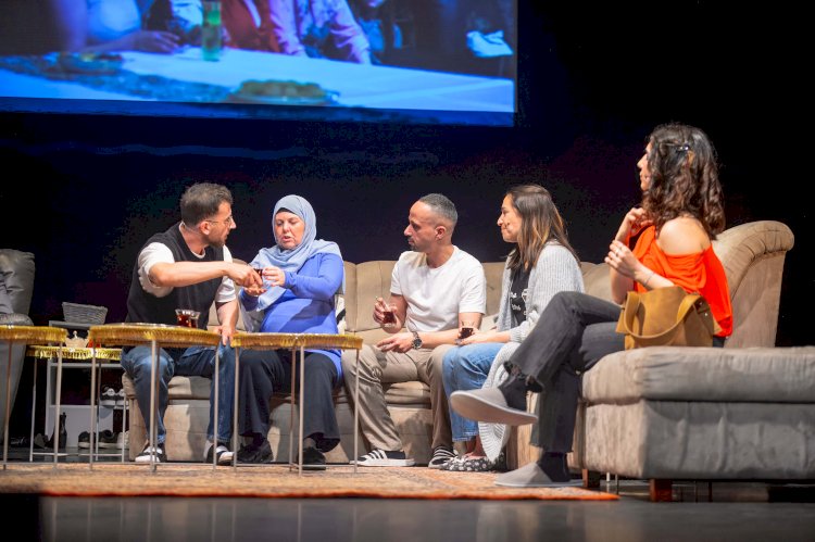 “Anne Sevgisi” Tiyatro oyunu Belçika’da hem güldürdü hem ağlattı