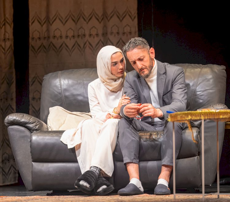 “Anne Sevgisi” Tiyatro oyunu Belçika’da hem güldürdü hem ağlattı