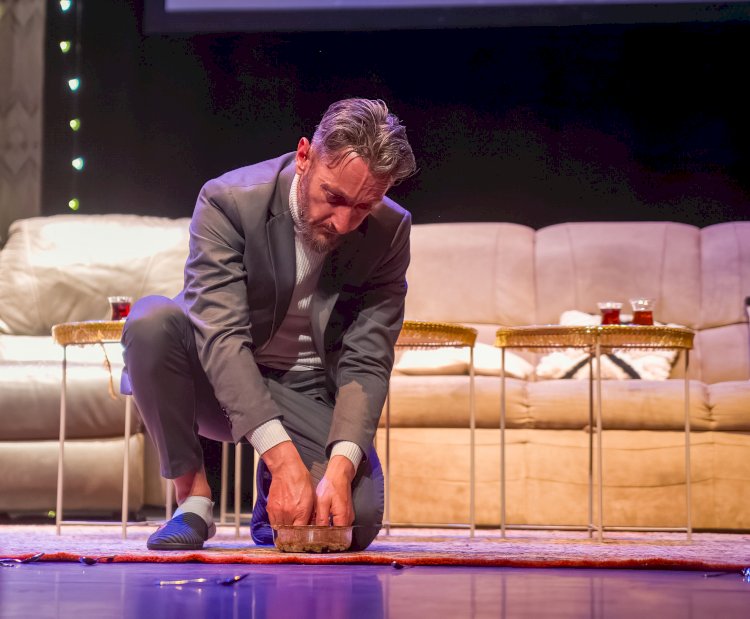 “Anne Sevgisi” Tiyatro oyunu Belçika’da hem güldürdü hem ağlattı