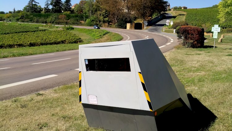 Fransa’da aşırı hız artık suç: 50 km/s üstündeh, ağır para cezası ve sabıka kaydı