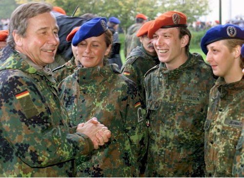 Almanya’da gönüllü askerlik yolda: Berlin’den savunma hamlesi