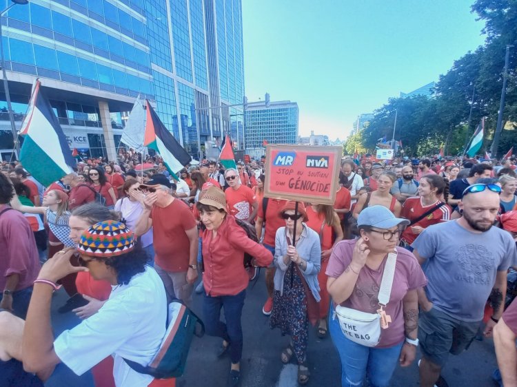 Brüksel, Gazze için ‘Kırmızı Hat’ eylemiyle yine kızıla boyandı: “İsrail’e yaptırım istiyoruz”