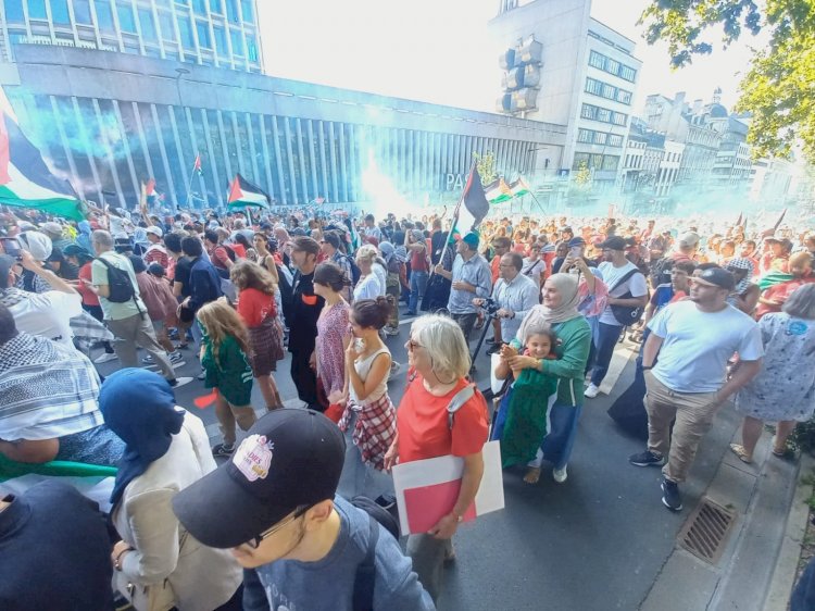 Brüksel, Gazze için ‘Kırmızı Hat’ eylemiyle yine kızıla boyandı: “İsrail’e yaptırım istiyoruz”