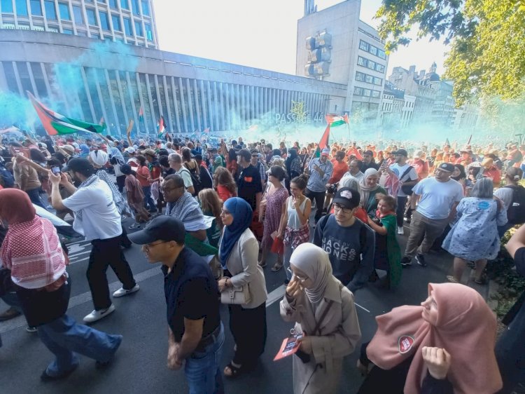 Brüksel, Gazze için ‘Kırmızı Hat’ eylemiyle yine kızıla boyandı: “İsrail’e yaptırım istiyoruz”