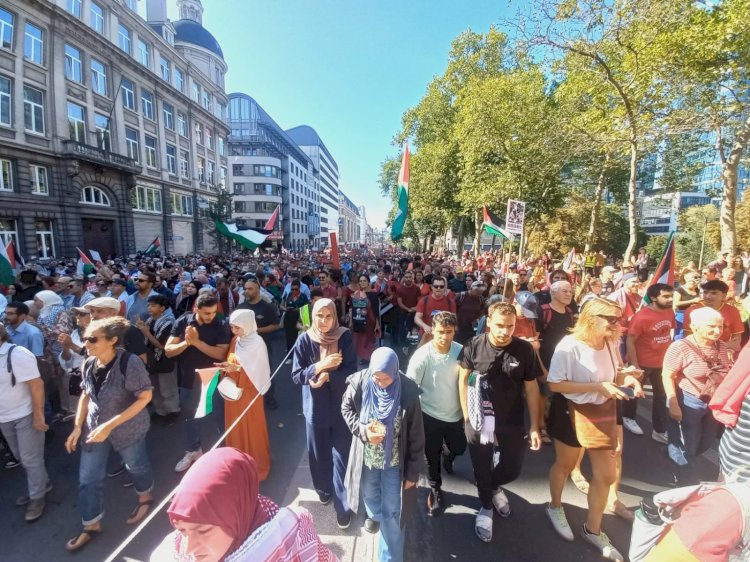 Brüksel, Gazze için ‘Kırmızı Hat’ eylemiyle yine kızıla boyandı: “İsrail’e yaptırım istiyoruz”