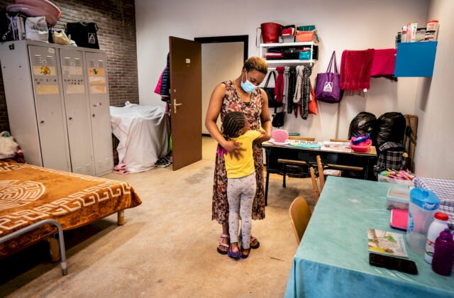 Belçika'da federal mülteci politikası nedeniyle 400 aile sığınma evi kapısından çevrildi