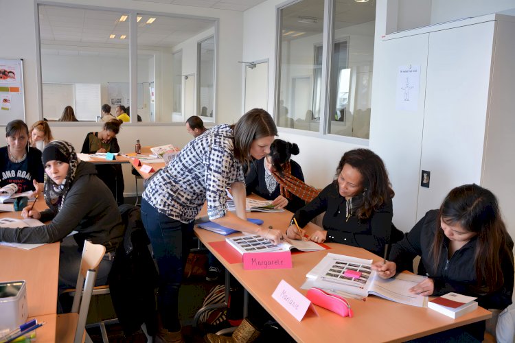 Flaman Bölgesi’nden yeni gelenlere tarihi dil yatırımı: 11 milyon euro ile sınıf dışı Hollandaca pratiği başlıyor