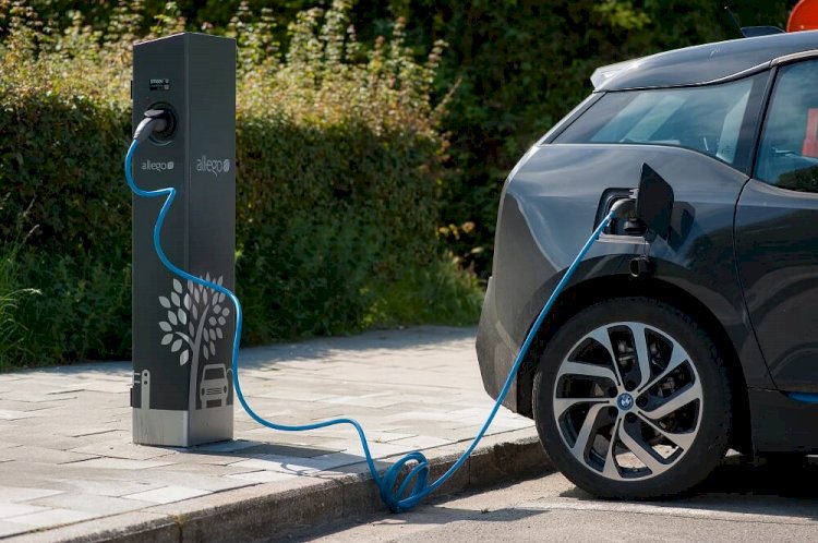 Flaman Bölgesi'nde elektrikli araçlara vergi değişikliği: 2026’dan itibaren muafiyet kalkıyor