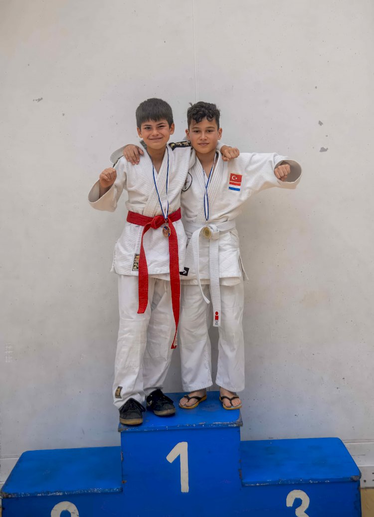 Genk’te Türk judo rüzgârı: Abdülhakim Yağar ve Mikail Noa Wisniewski ilk kez tatamide karşılaştı