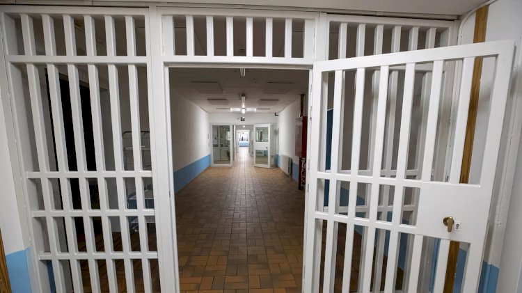 Hükümet cezaevlerindeki aşırı doluluğa çözüm arıyor: Mahkumlar 12 ay erken tahliye edilebilir