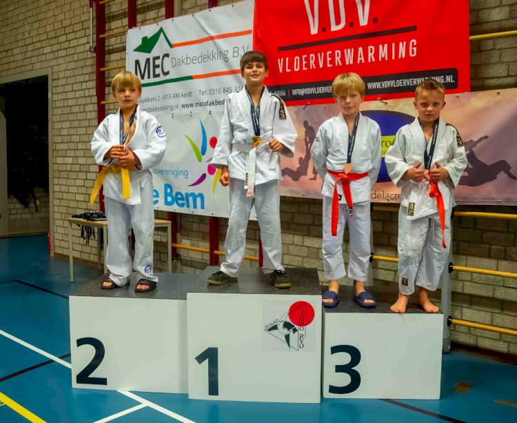 Hollanda’da Hajime Judo Turnuvası’nda Türk rüzgarı: Abdülhakim Yağar ve Malik Wisnieuwski altın, Mikail bronz madalya kazandı
