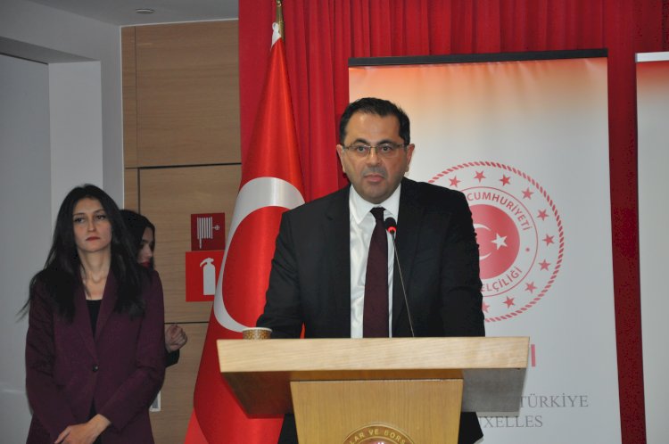 Brüksel'de 24 Kasım öğretmenler günü coşkuyla kutlandı: “Öğretmenler köprüler kuruyor”