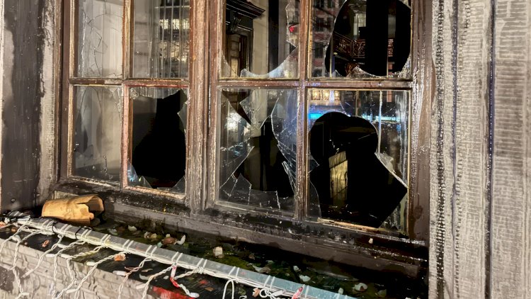 Liège’de Bouchez protestosu şiddete dönüştü: Belediye binasına saldırı, 8 gözaltı, 2 polis yaralı