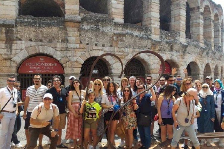 "Roma'nın Türkçe Sesi: Ahmet Aybar ile İtalya'da Rehberlik Üzerine"