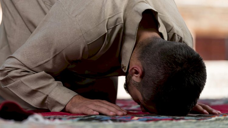 Hollanda’da okullarda namaz kılma hakkı: İnsan Hakları Koleji’nden tarihi karar