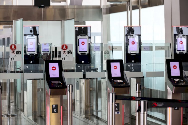 Avrupa havaalanlarında yeni sistem krizi: Non-EU yolcular saatlerce kuyrukta