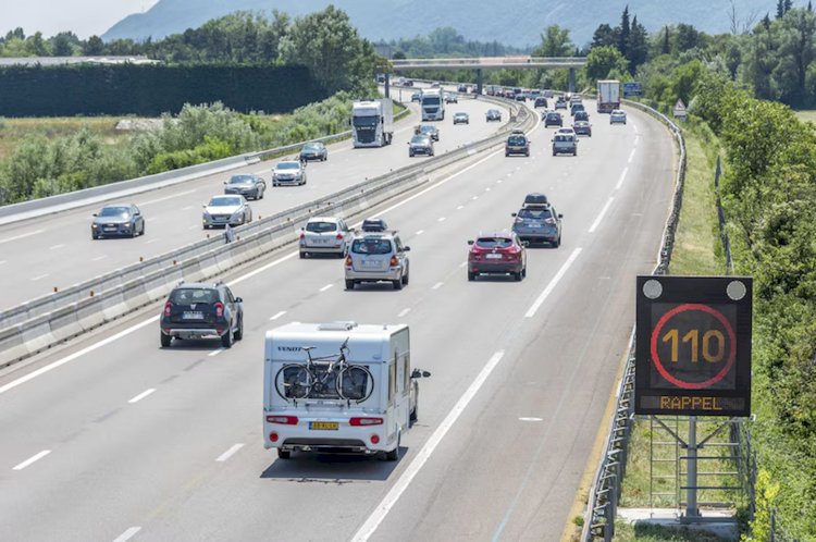 Belçikalı sürücülere tatil uyarısı: Yurtdışında trafik kuralları farklı